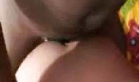 Britney & Blonde Bestie geben neue deutsche pornodarstellerin sich gegenseitig Pussy Vergnügen