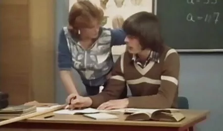 Lita spielt mit einer großen Stange neueporno