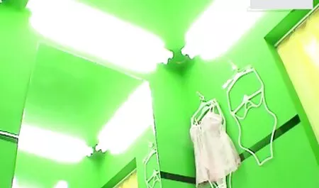 Dünner Kerl nimmt 200 kg Gewicht und sextube neu Strafe