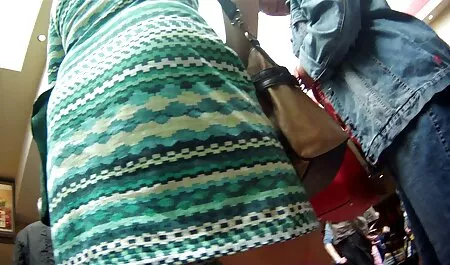 Teen mit porno hd neu schönen Brüsten masturbiert auf Spionagekamera