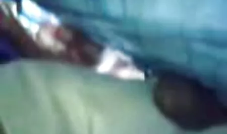 Dickes Mädchen lässt neue pornos hd Höschen fallen