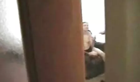 Lili legt den Schwanz des Liebhabers warm neue sexfilme