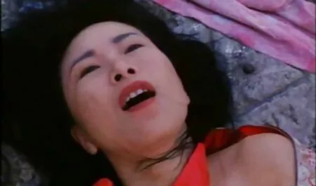 Kleines Tittenbaby genießt rapunzel neu verföhnt porn einen rauen BBC-Gangbang