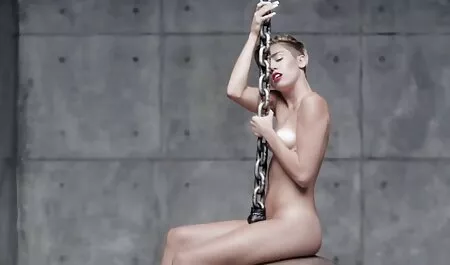 Emily Osment Wichs Herausforderung neue deutsche pornofilme