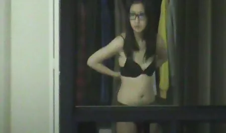 Big Boobs Secretary fickt pornofilme neu Manager auf der Couch