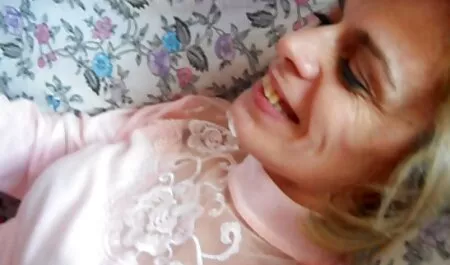 Halb thailändisches britisches Mädchen mag großen neue pornos Schwanz