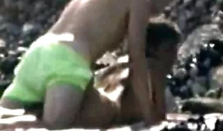 Neugierige katholische Schulmädchen neue free pornos lecken Muschi in Höschen