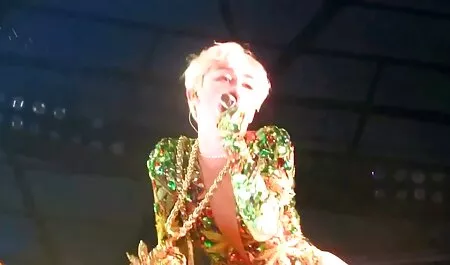 Vorspiel avec une musique neuepornos chiante