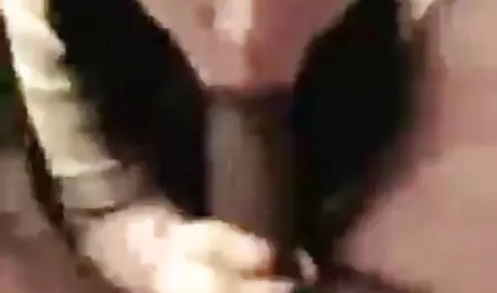 Holly ist so heiß, dass er neue sexvideos zweimal abspritzt